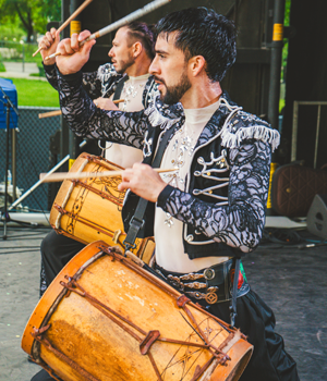 Carrusel-Living-Traditions-300x350